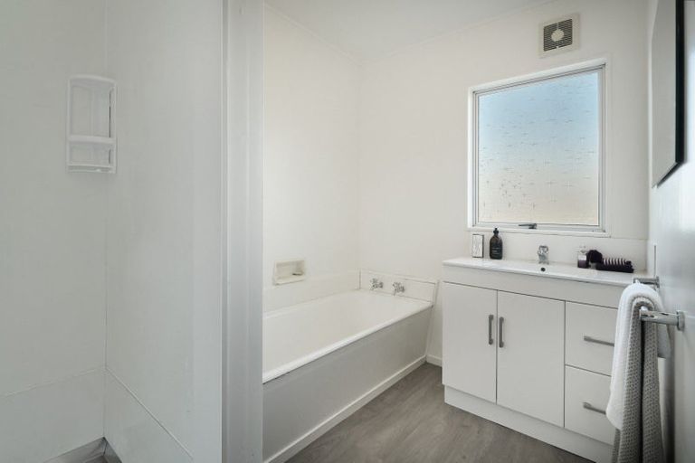 Photo of property in 46 Cartier Crescent, Flaxmere, Hastings, 4120
