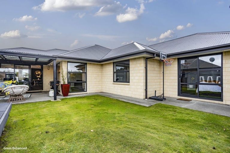 Photo of property in 13 Lancewood Way, Rangiora, 7400