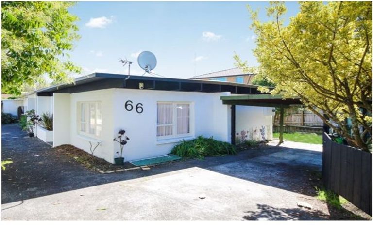 Photo of property in 1/66 Flanshaw Road, Te Atatu South, Auckland, 0610