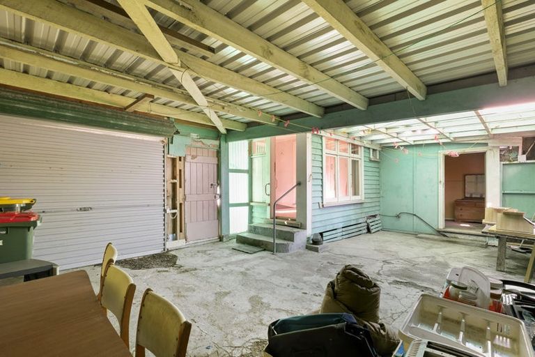 Photo of property in 80 Pioneer Road, Moturoa, New Plymouth, 4310