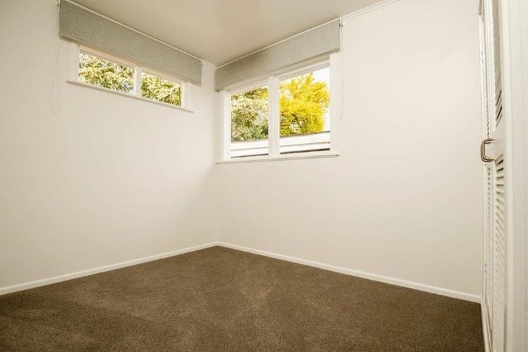 Photo of property in 6 Gilpin Place, Beach Haven, Auckland, 0626