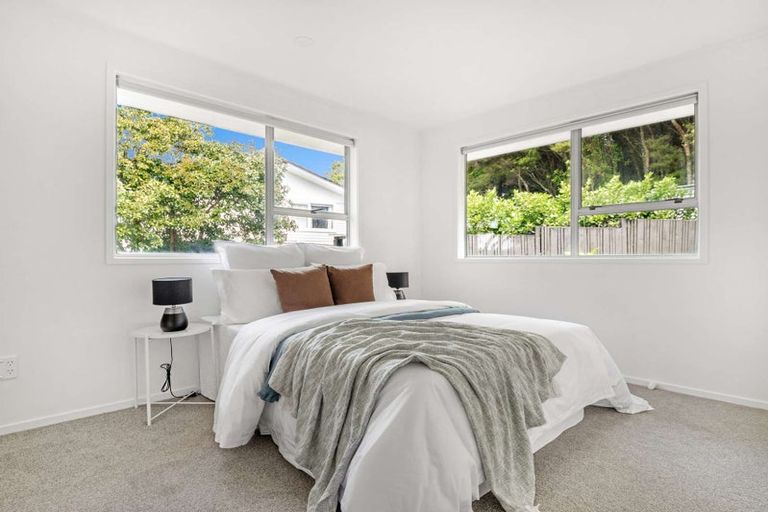 Photo of property in 9 Tahu Crescent, Sunnynook, Auckland, 0620