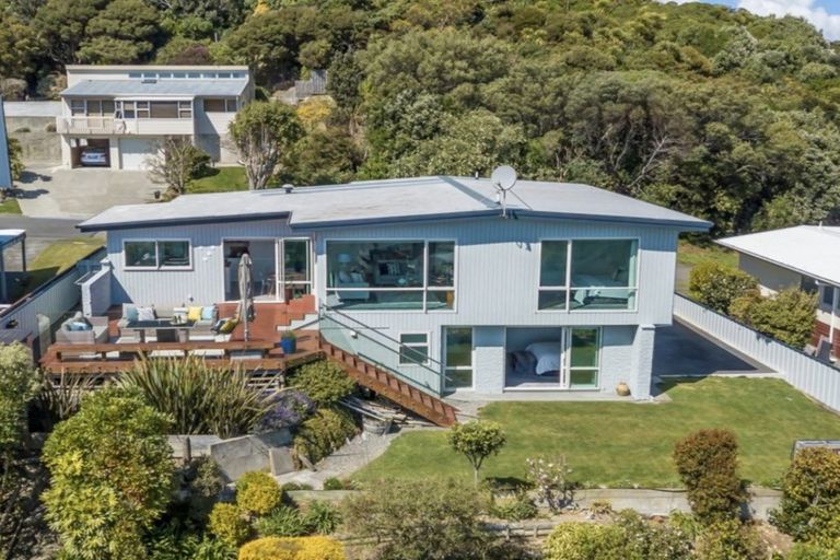Photo of property in 5 Compass Way, Whitby, Porirua, 5024