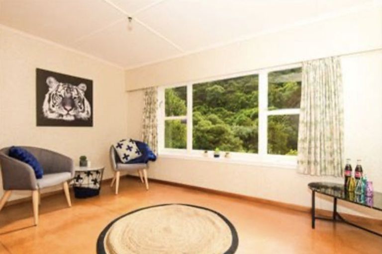 Photo of property in 74 Dowse Drive, Maungaraki, Lower Hutt, 5010