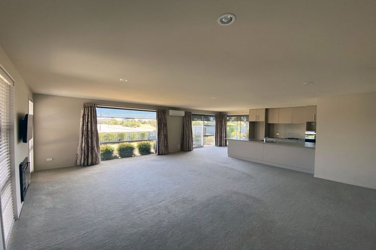 Photo of property in 94 Mcmahon Drive, Aidanfield, Christchurch, 8025