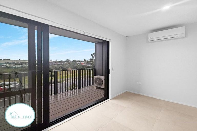 Photo of property in 11/18 Paraone Crescent, Takanini, 2112