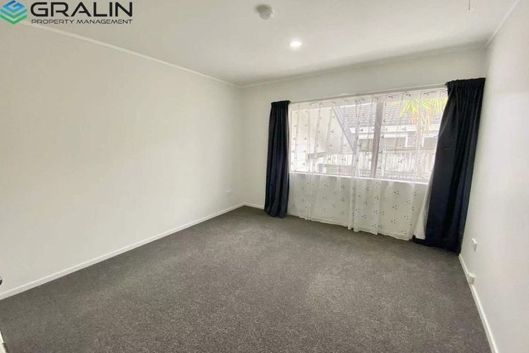 Photo of property in 9 Picasso Drive, West Harbour, Auckland, 0618