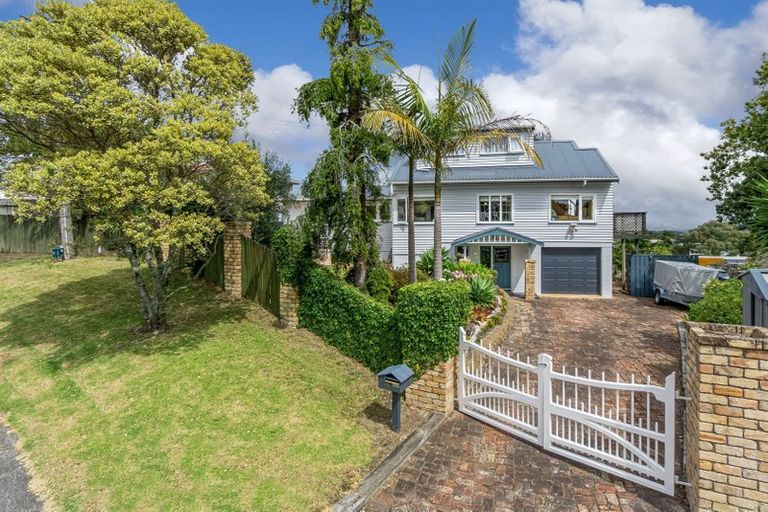 Photo of property in 4 Leigh Terrace, Bayview, Auckland, 0629