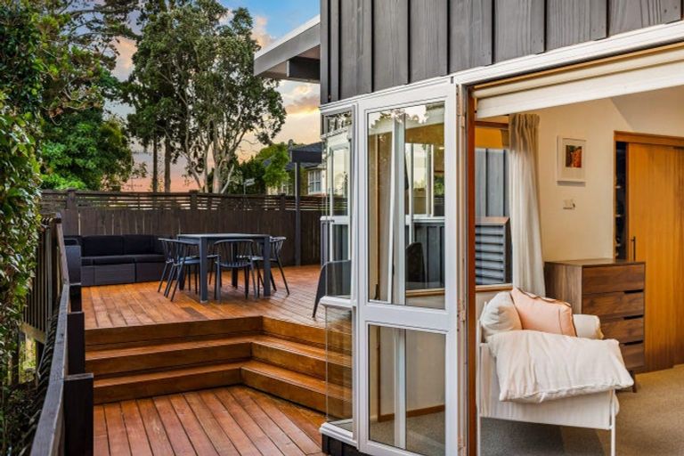 Photo of property in 190a Hutchinson Avenue, New Lynn, Auckland, 0600