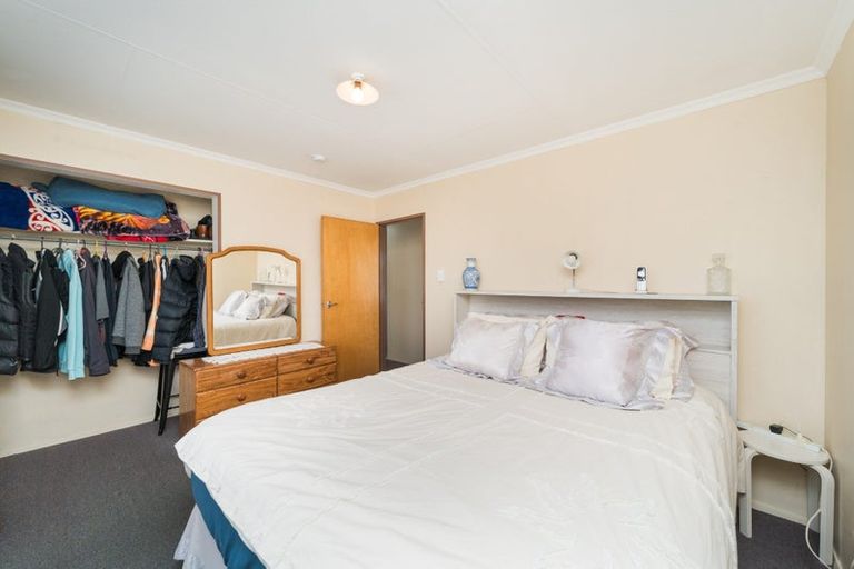 Photo of property in 8 Forbes Place, Kelvin Grove, Palmerston North, 4414