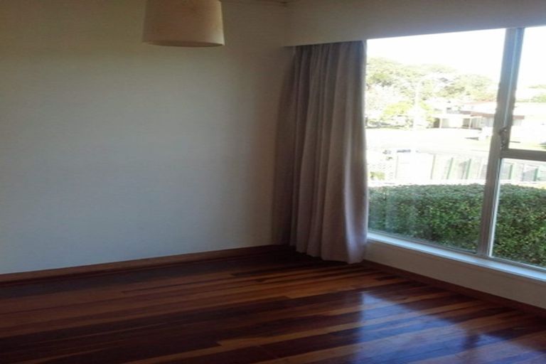 Photo of property in 110 Sycamore Drive, Sunnynook, Auckland, 0620
