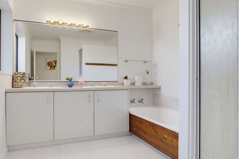 Photo of property in 14b Boronia Place, Mount Maunganui, 3116