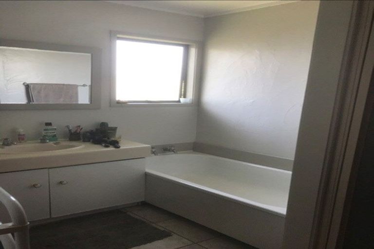 Photo of property in 1/17 Mossford Green, Pahurehure, Papakura, 2113