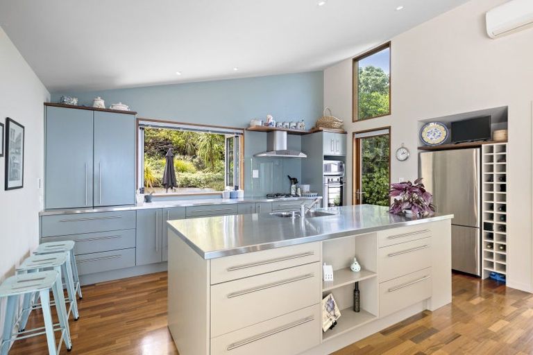 Photo of property in 22 Howard Road, Point Howard, Lower Hutt, 5013