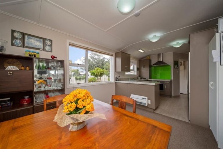 Photo of property in 52a Dixon Avenue, Hawera, 4610