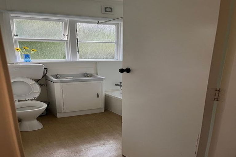 Photo of property in 28 Warwick Street, Wilton, Wellington, 6012