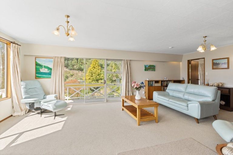 Photo of property in 83 Kent Street, Picton, 7220