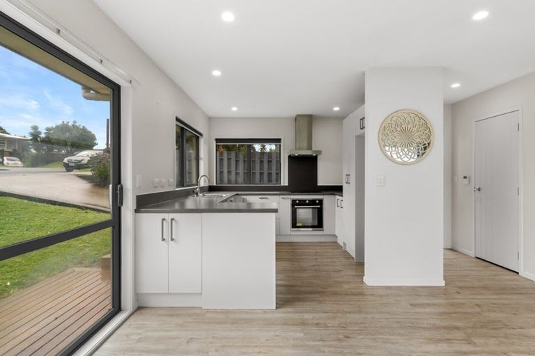 Photo of property in 20 Mcleod Road, Weymouth, Auckland, 2103