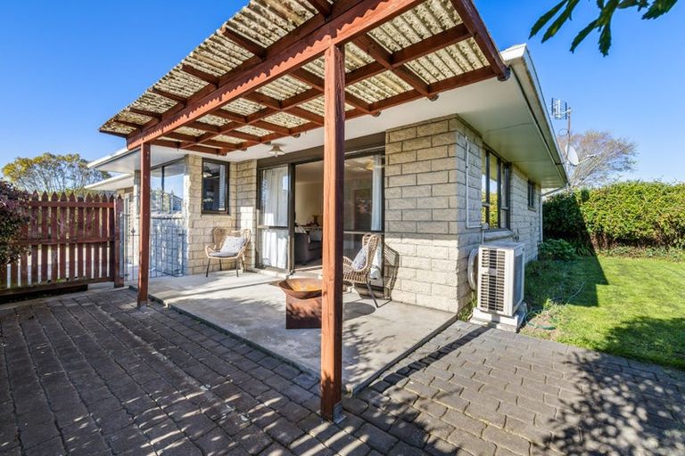 Photo of property in 1/52a Aorangi Road, Bryndwr, Christchurch, 8053