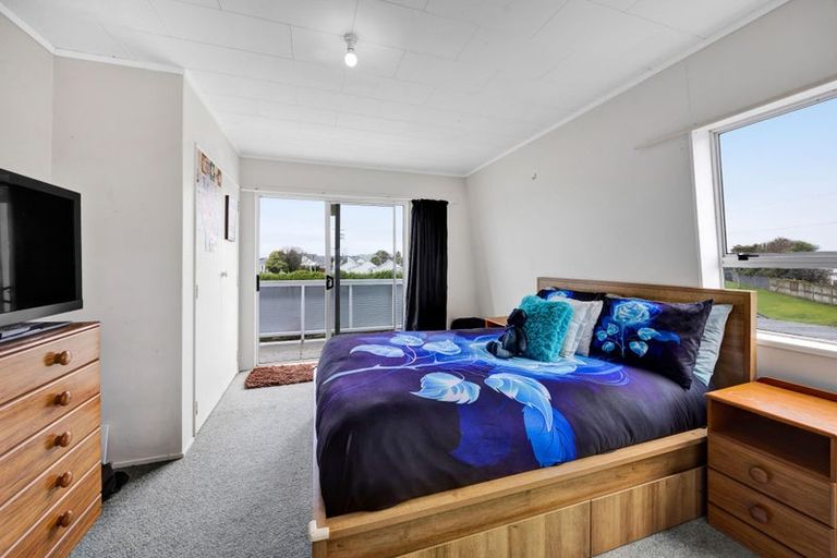 Photo of property in 1 County Drive, Hawera, 4610