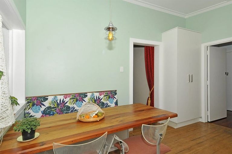 Photo of property in 12 Sale Street, Napier South, Napier, 4110