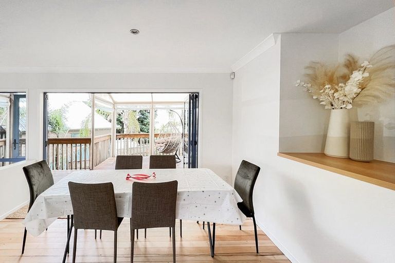 Photo of property in 8 Pah Road, Cockle Bay, Auckland, 2014