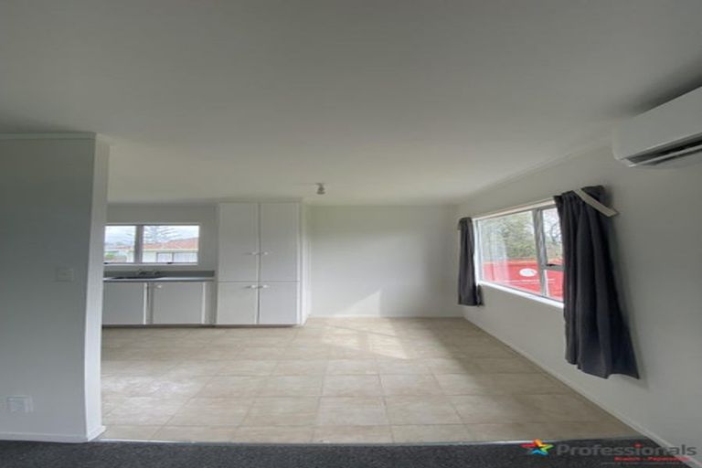 Photo of property in 1 Secretariat Place, Randwick Park, Auckland, 2105