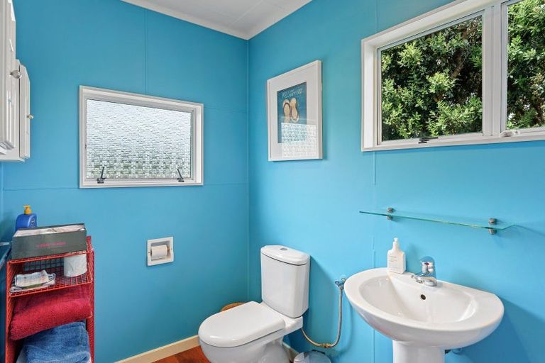 Photo of property in 22 Marine Parade, Otaki Beach, Otaki, 5512