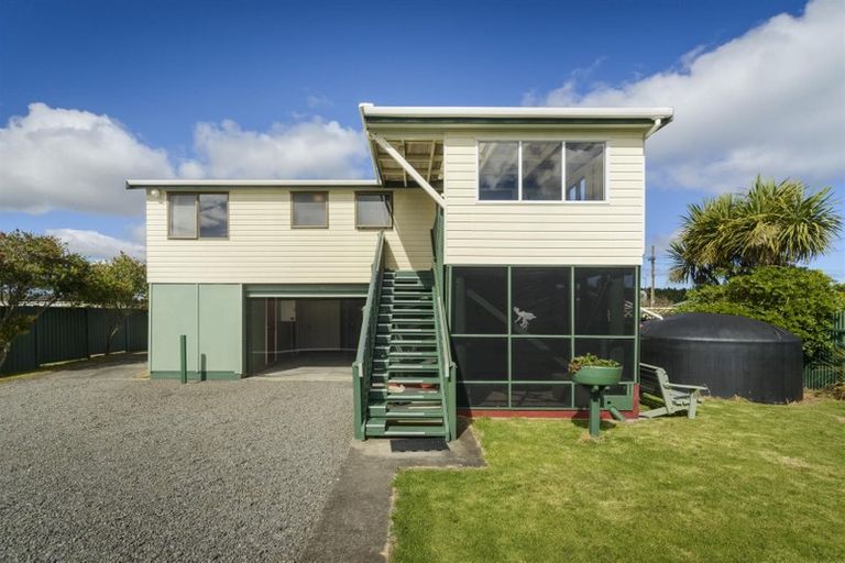 Photo of property in Build Inn, 1942 Parewanui Road, Parewanui, Bulls, 4894