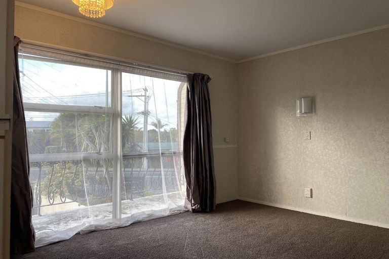 Photo of property in 1 Albatross Road, Red Beach, 0932