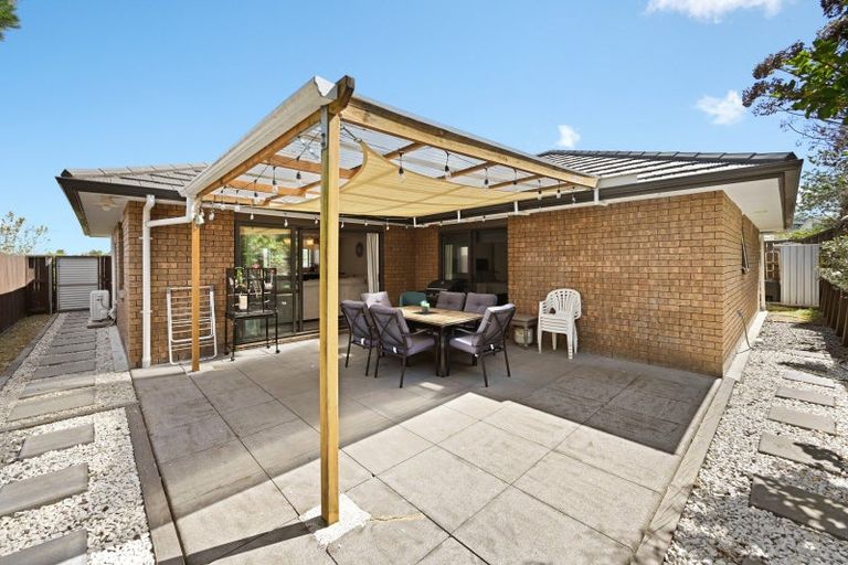 Photo of property in 56 Farnborough Drive, Grandview Heights, Hamilton, 3200