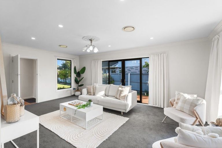 Photo of property in 22 Sevenoaks Drive, Bryndwr, Christchurch, 8053