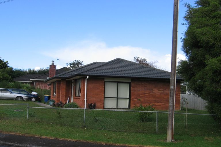 Photo of property in 42 Longburn Road, Henderson, Auckland, 0610