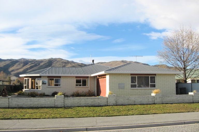 Photo of property in 28 Antrim Street, Cromwell, 9310