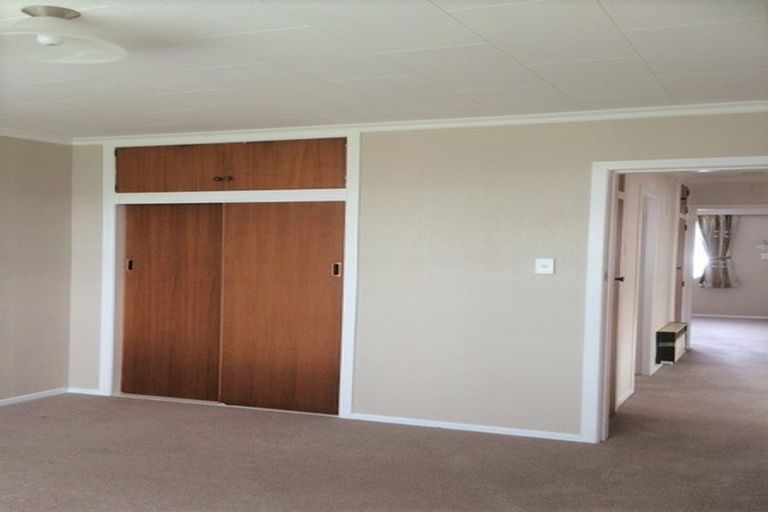 Photo of property in 40 Karaka Crescent, Levin, 5510