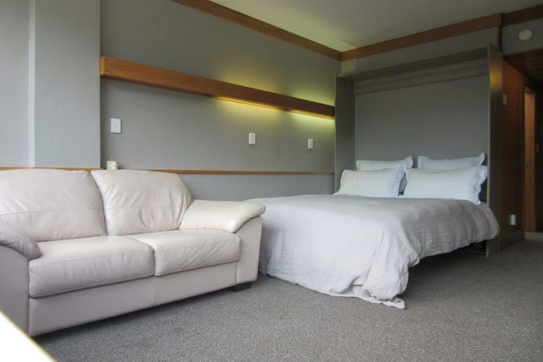 Photo of property in Sharella Living, 20 Glenmore Street, Thorndon, Wellington, 6011