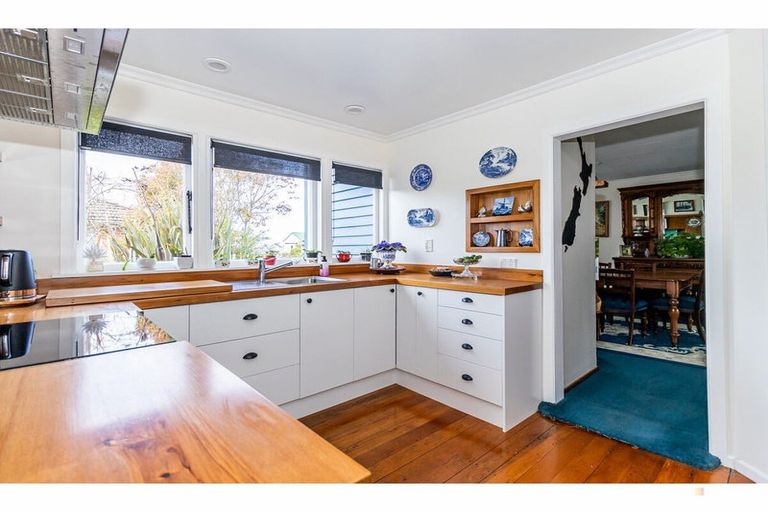 Photo of property in 12 Parsonage Road, Waimate, 7924