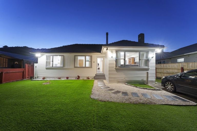 Photo of property in 243 Wellington Road, Wainuiomata, Lower Hutt, 5014