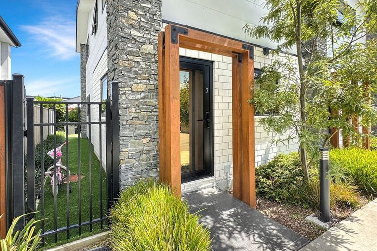 Photo of property in 3/4 Johnston Grove, Taita, Lower Hutt, 5011