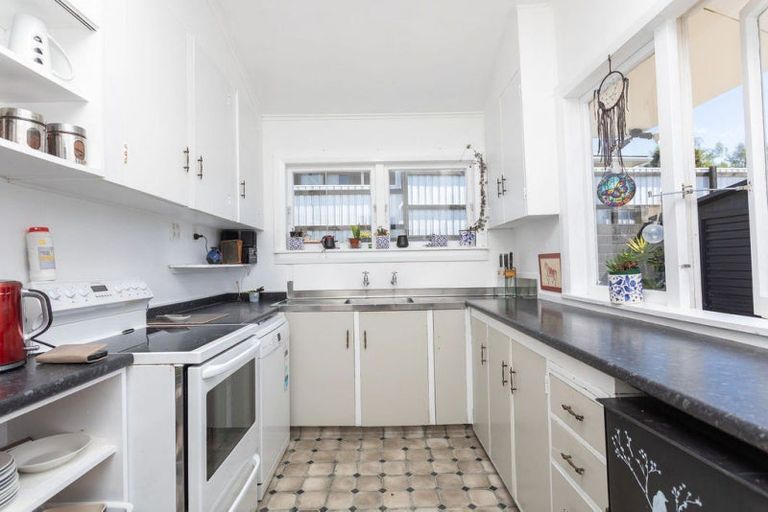 Photo of property in 32 Cole Street, Dannevirke, 4930