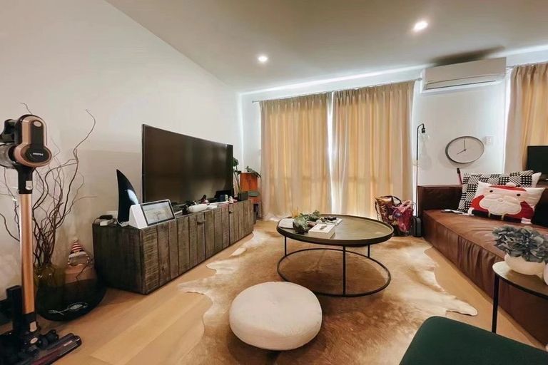 Photo of property in 8 Peony Mews, Oteha, Auckland, 0632