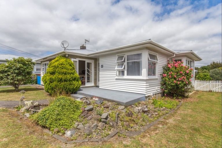 Photo of property in 30 Liverpool Street, Levin, 5510