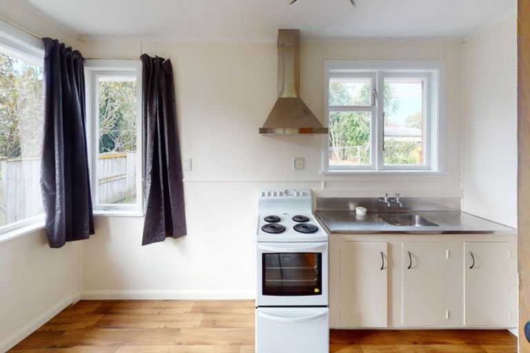 Photo of property in 32 Galway Avenue, Hokowhitu, Palmerston North, 4410