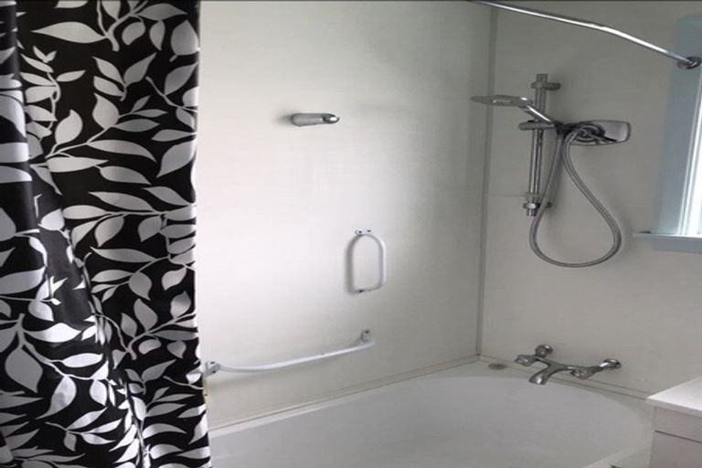 Photo of property in 13 Tinokore Street, Hei Hei, Christchurch, 8042