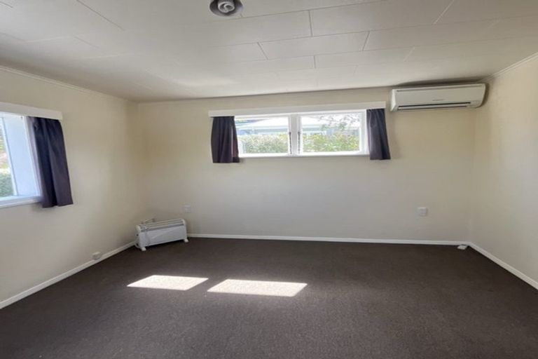 Photo of property in 17 Camperdown Road, Miramar, Wellington, 6022