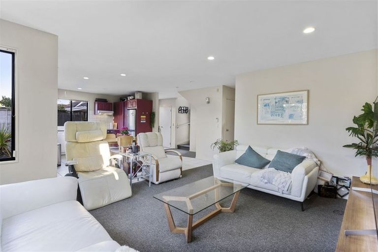 Photo of property in 34 Bleakhouse Road, Howick, Auckland, 2014