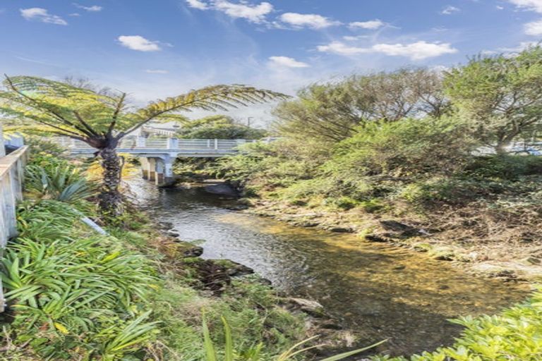 Photo of property in 4 Melville Street, Tawa, Wellington, 5028