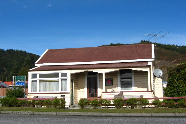 Photo of property in 79 Shiel Street, Reefton, 7830