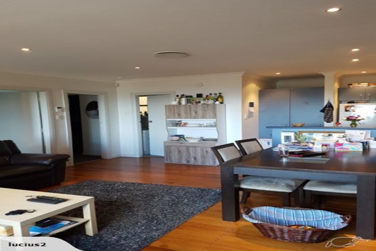 Photo of property in 77 Maungaraki Road, Korokoro, Lower Hutt, 5012