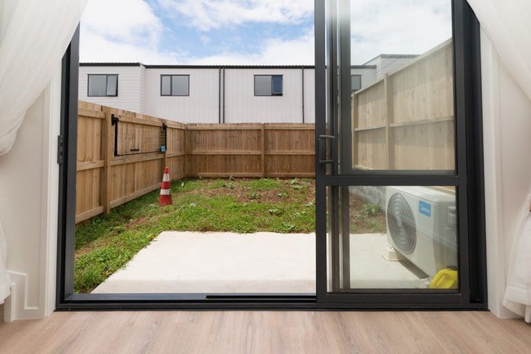 Photo of property in 45 Clay Works Lane, New Lynn, 0600